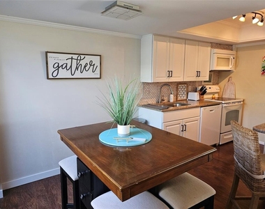 6147 43rd Street W - Photo Thumbnail 9