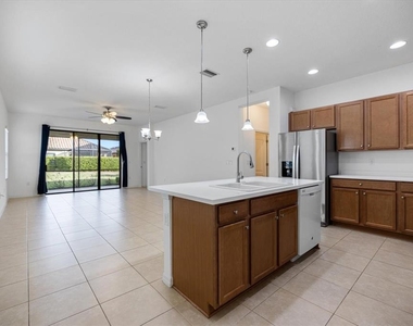 229 Livorno Way - Photo Thumbnail 5