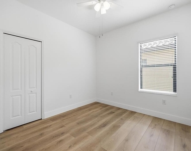 229 Livorno Way - Photo Thumbnail 11