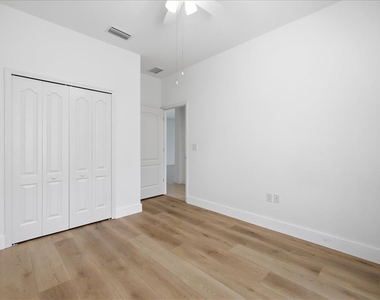 229 Livorno Way - Photo Thumbnail 12
