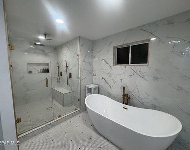6437 Dawn Drive - Photo Thumbnail 5