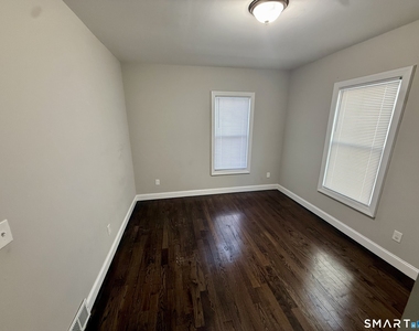 414 Wood Avenue - Photo Thumbnail 5