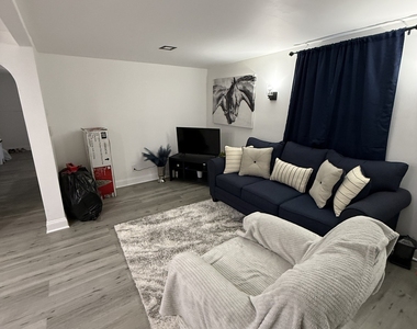 5 5 Winthrop Street - Photo Thumbnail 2