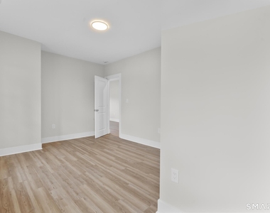 246 Judson Place - Photo Thumbnail 6