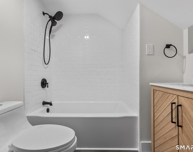 246 Judson Place - Photo Thumbnail 2