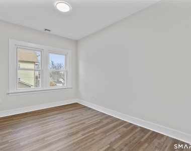 246 Judson Place - Photo Thumbnail 5