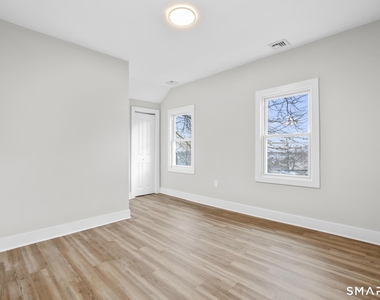 246 Judson Place - Photo Thumbnail 7
