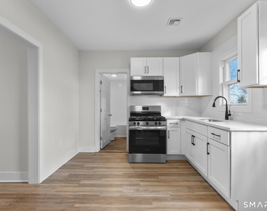 246 Judson Place - Photo Thumbnail 3