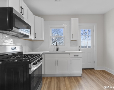 246 Judson Place - Photo Thumbnail 4