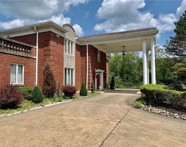 206 Fairview Rd - Photo Thumbnail 2