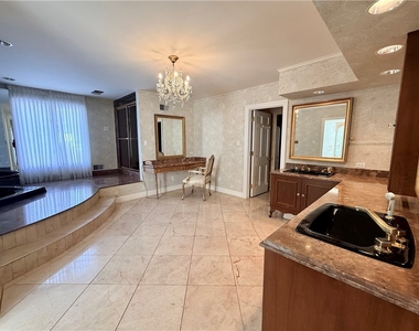 206 Fairview Rd - Photo Thumbnail 5