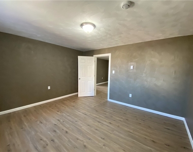 407 N Pittsburgh St - Photo Thumbnail 37