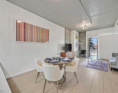 353 E Bonneville Avenue - Photo Thumbnail 1