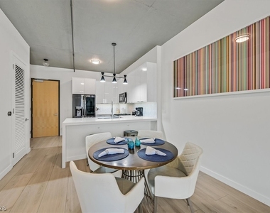 353 E Bonneville Avenue - Photo Thumbnail 10