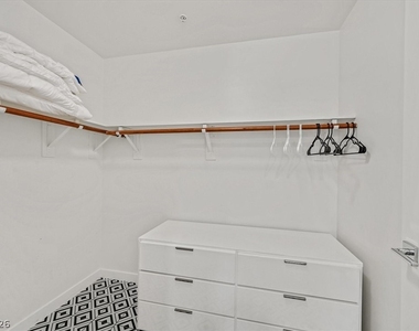 353 E Bonneville Avenue - Photo Thumbnail 17