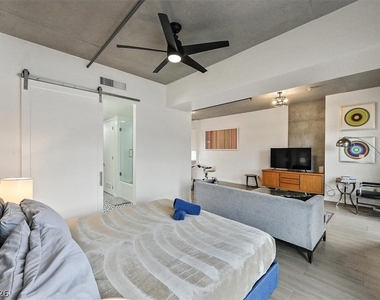 353 E Bonneville Avenue - Photo Thumbnail 7