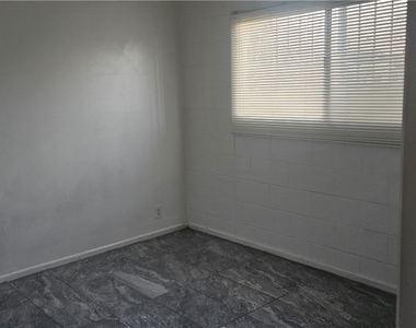 1933 Alwill Street - Photo Thumbnail 3