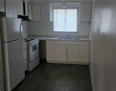 1933 Alwill Street - Photo Thumbnail 2