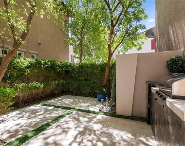 1944 Granemore Street - Photo Thumbnail 35