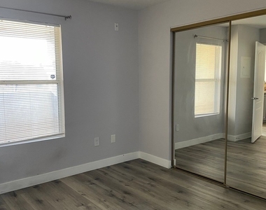5055 W Hacienda Avenue - Photo Thumbnail 18