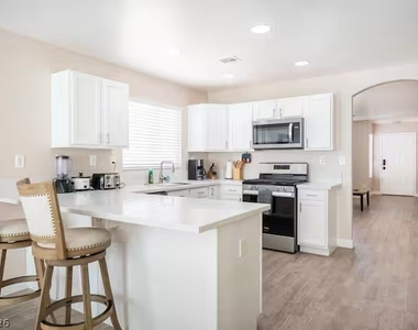 4995 Nardini Avenue - Photo Thumbnail 34