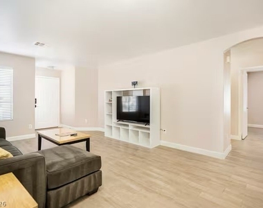 4995 Nardini Avenue - Photo Thumbnail 38