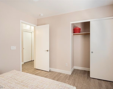 4995 Nardini Avenue - Photo Thumbnail 9