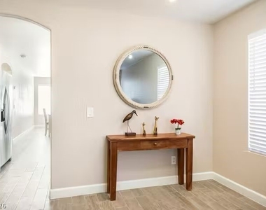 4995 Nardini Avenue - Photo Thumbnail 16