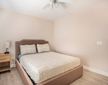 4995 Nardini Avenue - Photo Thumbnail 11