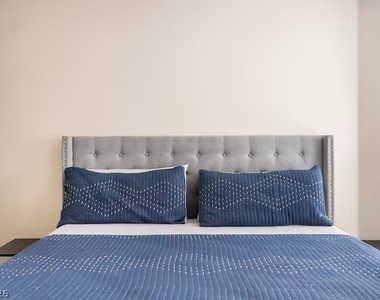 4995 Nardini Avenue - Photo Thumbnail 7