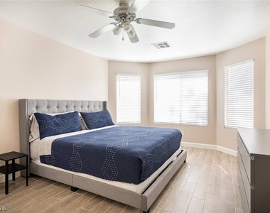 4995 Nardini Avenue - Photo Thumbnail 5