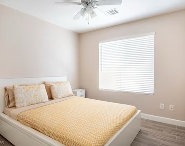 4995 Nardini Avenue - Photo Thumbnail 25