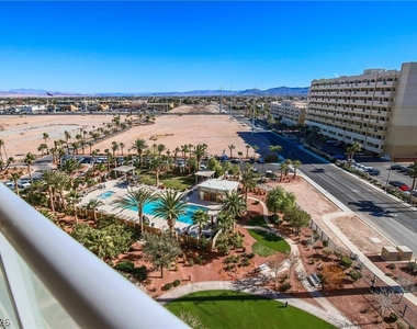 8255 Las Vegas Boulevard - Photo Thumbnail 15