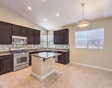646 Ember Rock Avenue - Photo Thumbnail 10