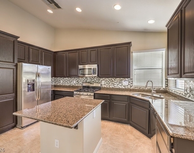 646 Ember Rock Avenue - Photo Thumbnail 11