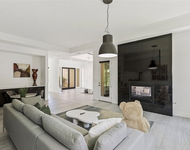 47 Pristine Glen Street - Photo Thumbnail 19