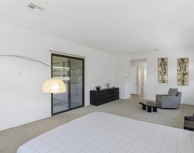 47 Pristine Glen Street - Photo Thumbnail 40