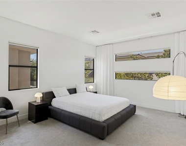 47 Pristine Glen Street - Photo Thumbnail 39