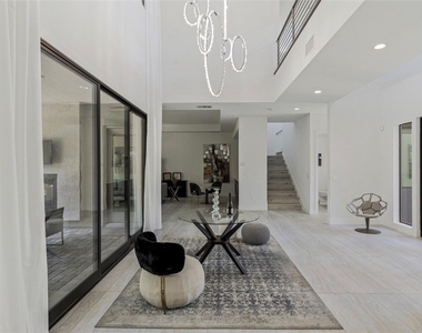47 Pristine Glen Street - Photo Thumbnail 15