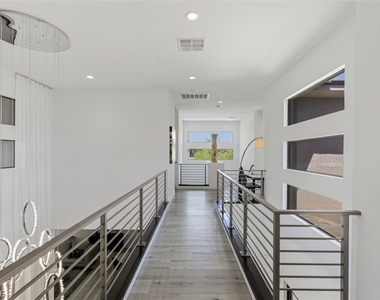 47 Pristine Glen Street - Photo Thumbnail 34