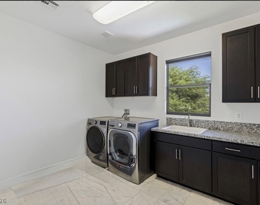 47 Pristine Glen Street - Photo Thumbnail 38