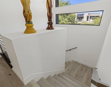 47 Pristine Glen Street - Photo Thumbnail 31
