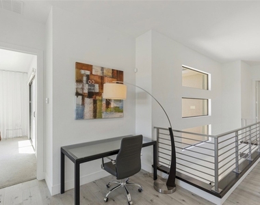 47 Pristine Glen Street - Photo Thumbnail 33