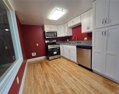 27 E Main Street - Photo Thumbnail 5