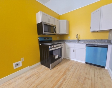 27 E Main Street - Photo Thumbnail 4