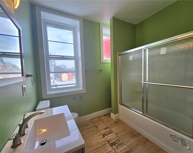 27 E Main Street - Photo Thumbnail 3