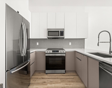 1155 Custer Avenue Se - Photo Thumbnail 2