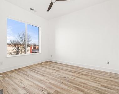 1155 Custer Avenue Se - Photo Thumbnail 9