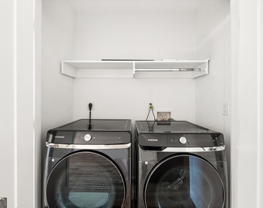 1155 Custer Avenue Se - Photo Thumbnail 8
