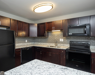 4883 Roswell Road - Photo Thumbnail 2